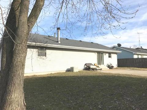 330 N Walker St, Braidwood, IL 60408 photo 2