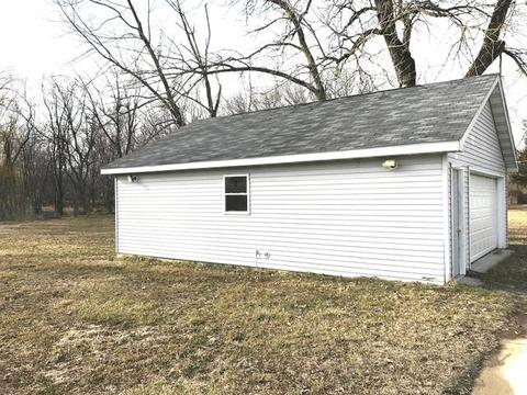 330 N Walker St, Braidwood, IL 60408 photo 3