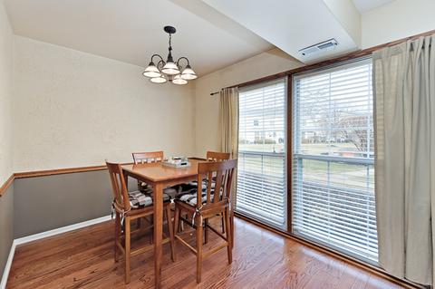 1694 Valley Forge Ct #E, Wheaton, IL 60189 photo 4