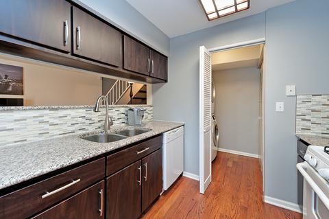 1694 Valley Forge Ct #E, Wheaton, IL 60189 photo 5