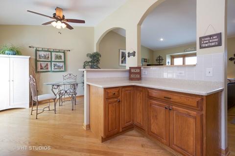 1618 Hinterlong Ln, Naperville, IL 60563 photo 4