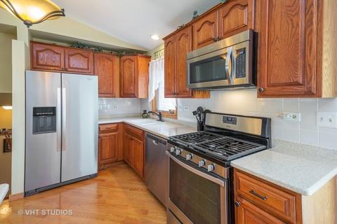 1618 Hinterlong Ln, Naperville, IL 60563 photo 3