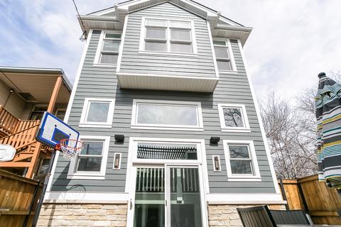 2101 W Belle Plaine Ave, Chicago, IL 60618 photo 44