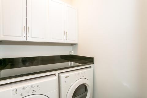 2101 W Belle Plaine Ave, Chicago, IL 60618 photo 18
