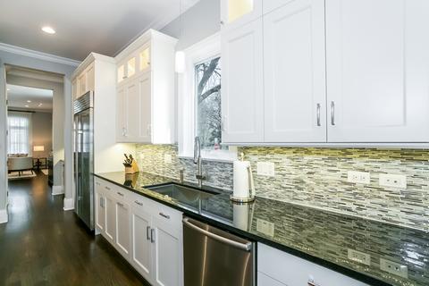 2101 W Belle Plaine Ave, Chicago, IL 60618 photo 11