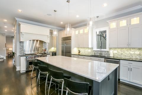 2101 W Belle Plaine Ave, Chicago, IL 60618 photo 10