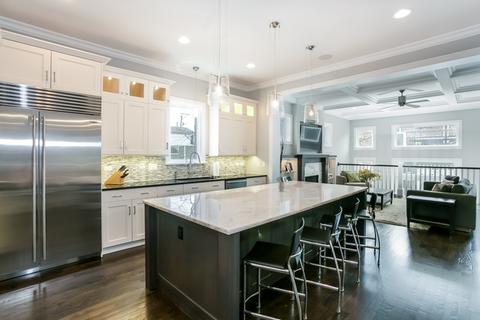 2101 W Belle Plaine Ave, Chicago, IL 60618 photo 9