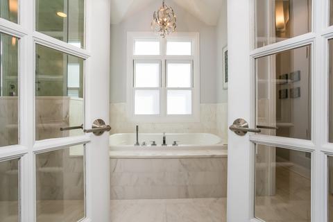 2101 W Belle Plaine Ave, Chicago, IL 60618 photo 21