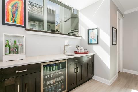 2101 W Belle Plaine Ave, Chicago, IL 60618 photo 33