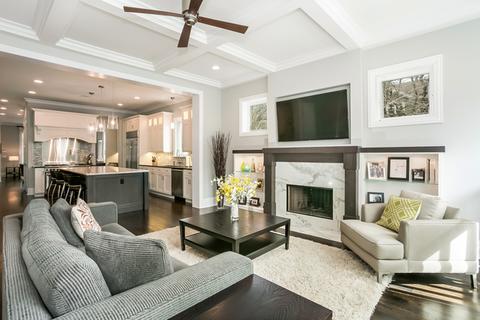 2101 W Belle Plaine Ave, Chicago, IL 60618 photo 16