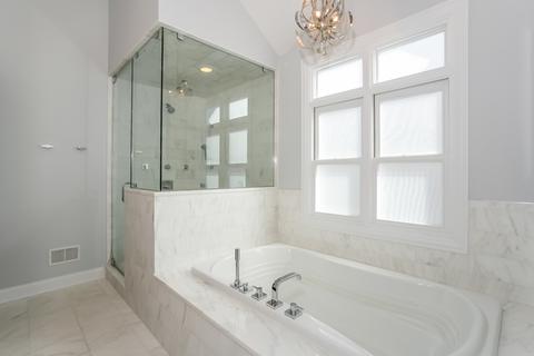 2101 W Belle Plaine Ave, Chicago, IL 60618 photo 24