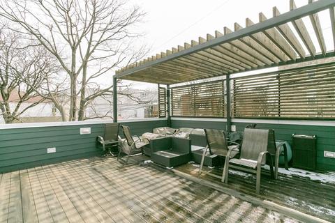 2101 W Belle Plaine Ave, Chicago, IL 60618 photo 43