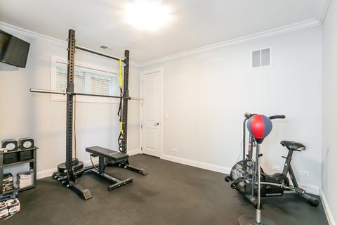 2101 W Belle Plaine Ave, Chicago, IL 60618 photo 35