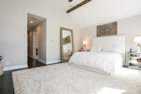 2101 W Belle Plaine Ave, Chicago, IL 60618 photo 20