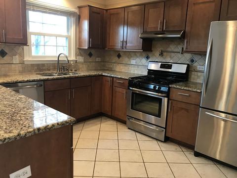1602 Cannon Ct, Wheaton, IL 60189 photo 4