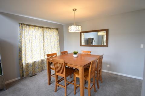 1705 Montclair Ct, Elgin, IL 60123 photo 9