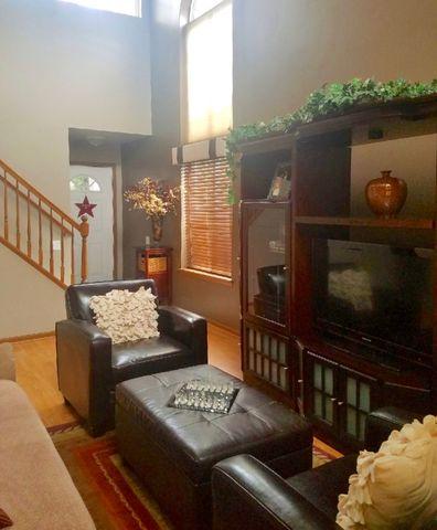 1645 Spaulding Rd, Bartlett, IL 60103 photo 2