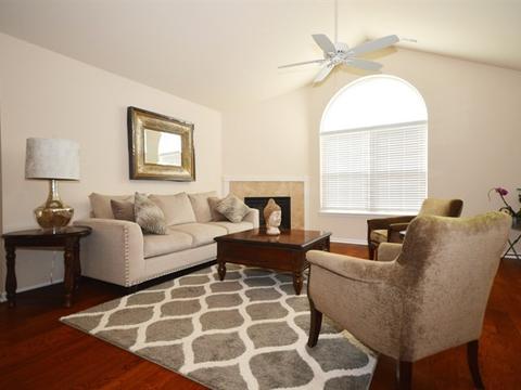 16623 S Fox Run Cir, Plainfield, IL 60586 photo 4