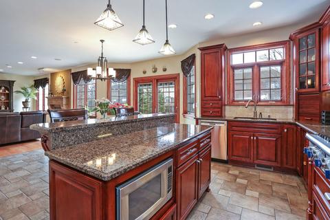 2015 Celtic Glen Dr, Mount Prospect, IL 60056 photo 9