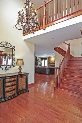 2015 Celtic Glen Dr, Mount Prospect, IL 60056 photo 4