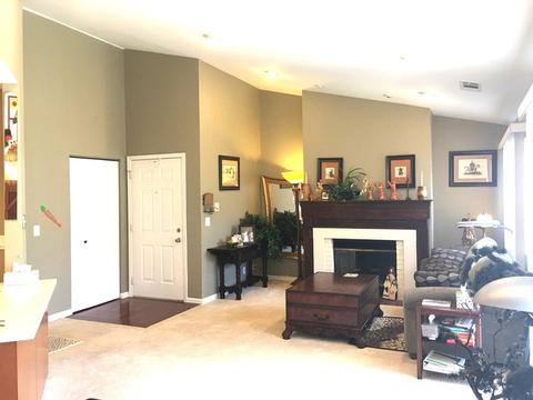 1408 Tulip Ct #B2, Wheeling, IL 60090 photo 2
