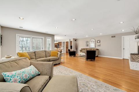 2 S567 White Birch Ln, Wheaton, IL 60189 photo 9