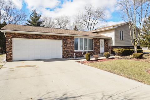 1505 Oakleaf Dr, Johnsburg, IL 60051 photo 1