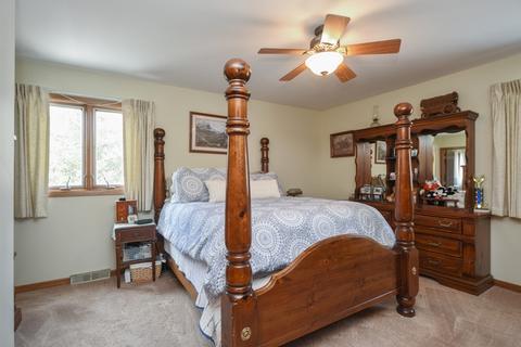 1505 Oakleaf Dr, Johnsburg, IL 60051 photo 6
