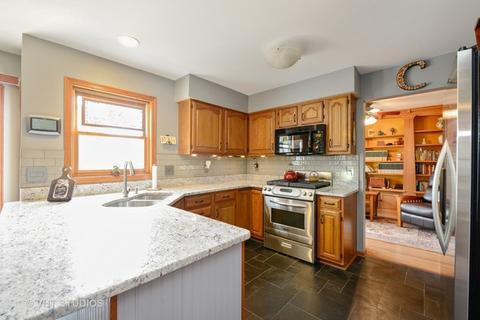 3097 Barnstable Ct, Aurora, IL 60504 photo 2