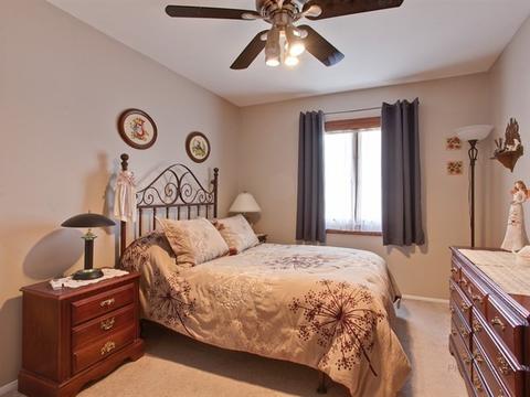 1057 Kenilworth Dr, Wheeling, IL 60090 photo 13