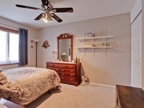 1057 Kenilworth Dr, Wheeling, IL 60090 photo 14
