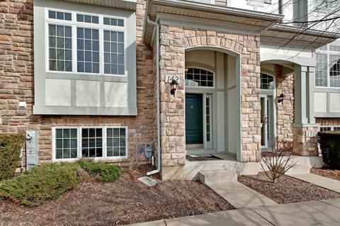 142 Bennett Dr, Carol Stream, IL 60188 photo 2