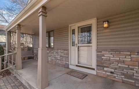 362 Pearson Cir, Naperville, IL 60563 photo 2