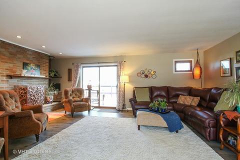 703 E Mckinley St, Harvard, IL 60033 photo 2