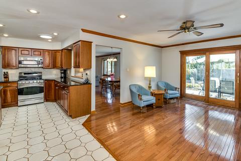 1546 Huntleigh Dr, Wheaton, IL 60189 photo 6