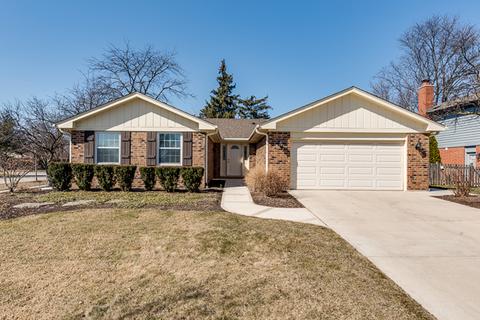 1546 Huntleigh Dr, Wheaton, IL 60189 photo 1