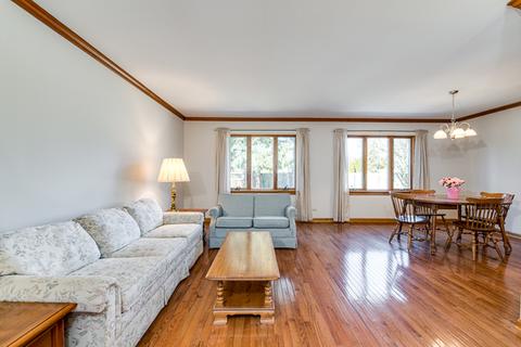 1546 Huntleigh Dr, Wheaton, IL 60189 photo 4