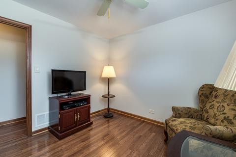 1546 Huntleigh Dr, Wheaton, IL 60189 photo 16