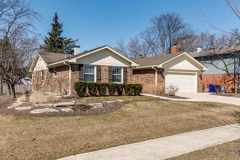 1546 Huntleigh Dr, Wheaton, IL 60189 photo 2