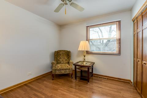 1546 Huntleigh Dr, Wheaton, IL 60189 photo 17