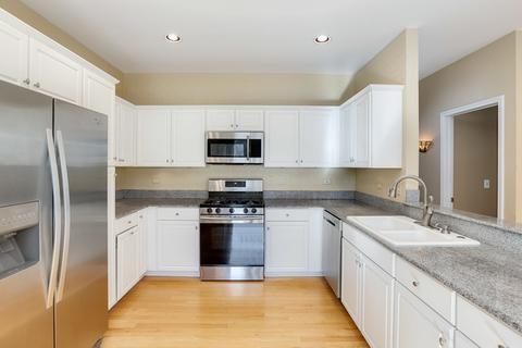 247 Cedarfield Dr, Bartlett, IL 60103 photo 9