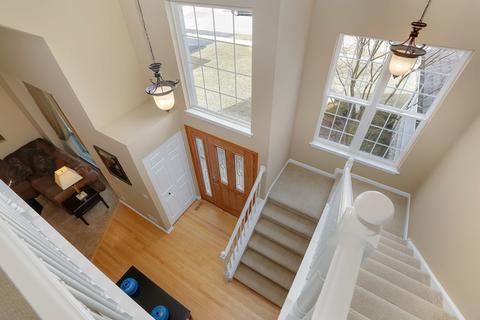 247 Cedarfield Dr, Bartlett, IL 60103 photo 4