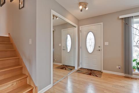 605 Cordial Dr, Des Plaines, IL 60018 photo 2