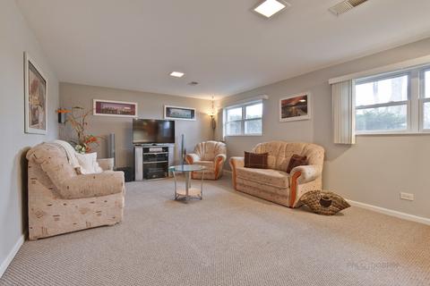 605 Cordial Dr, Des Plaines, IL 60018 photo 22