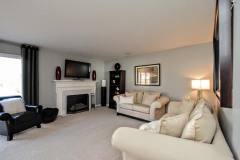 630 Jamison Ln, Hoffman Estates, IL 60169 photo 3