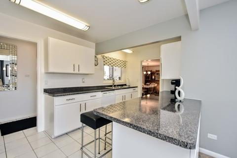 630 Jamison Ln, Hoffman Estates, IL 60169 photo 7