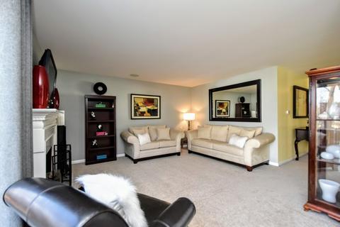 630 Jamison Ln, Hoffman Estates, IL 60169 photo 4
