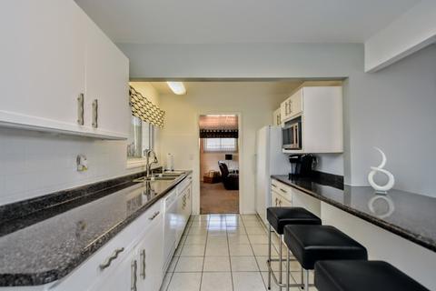 630 Jamison Ln, Hoffman Estates, IL 60169 photo 9