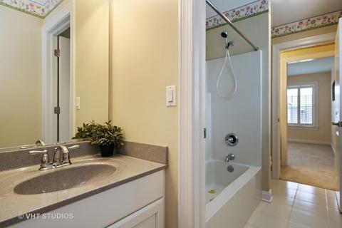 2034 Windham Cir, Wheaton, IL 60187 photo 15
