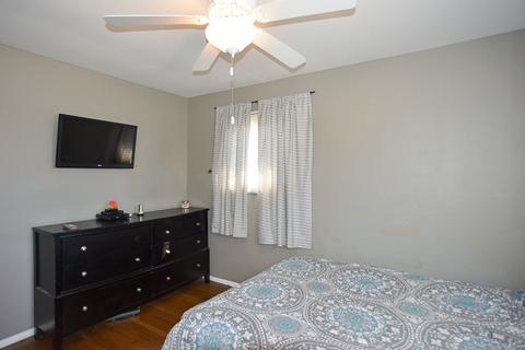 720 Durham Ln, Hoffman Estates, IL 60169 photo 16
